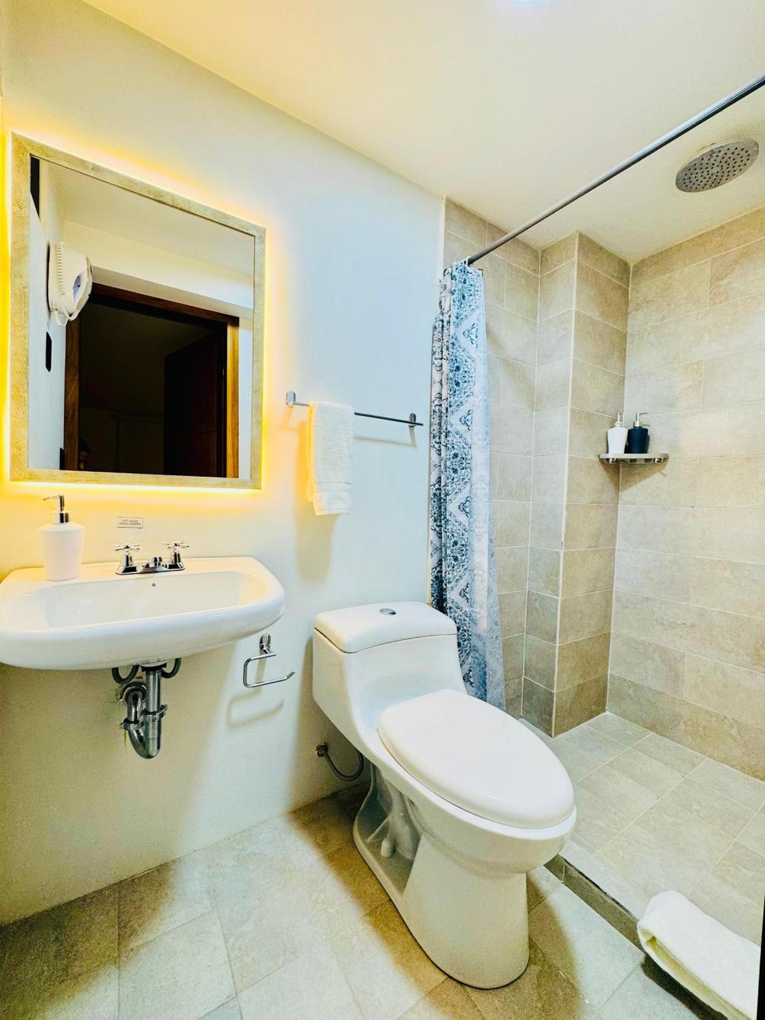 Hotel Bombay Баньос Экстерьер фото
